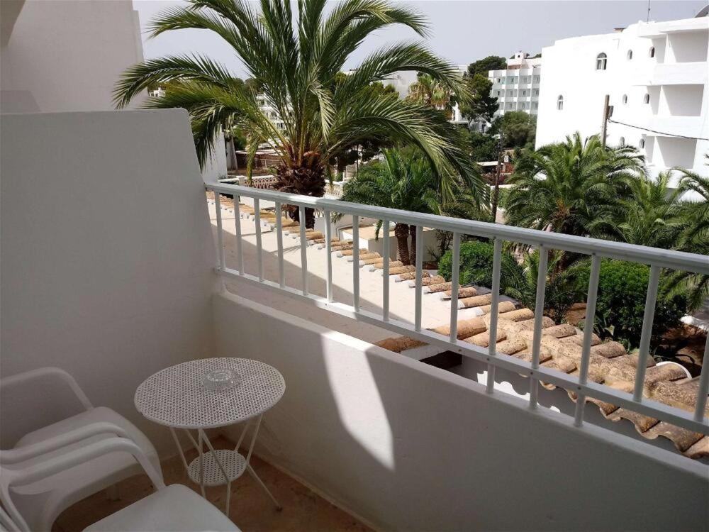 Hostal Oasis Dor Cala d'Or  Exterior photo