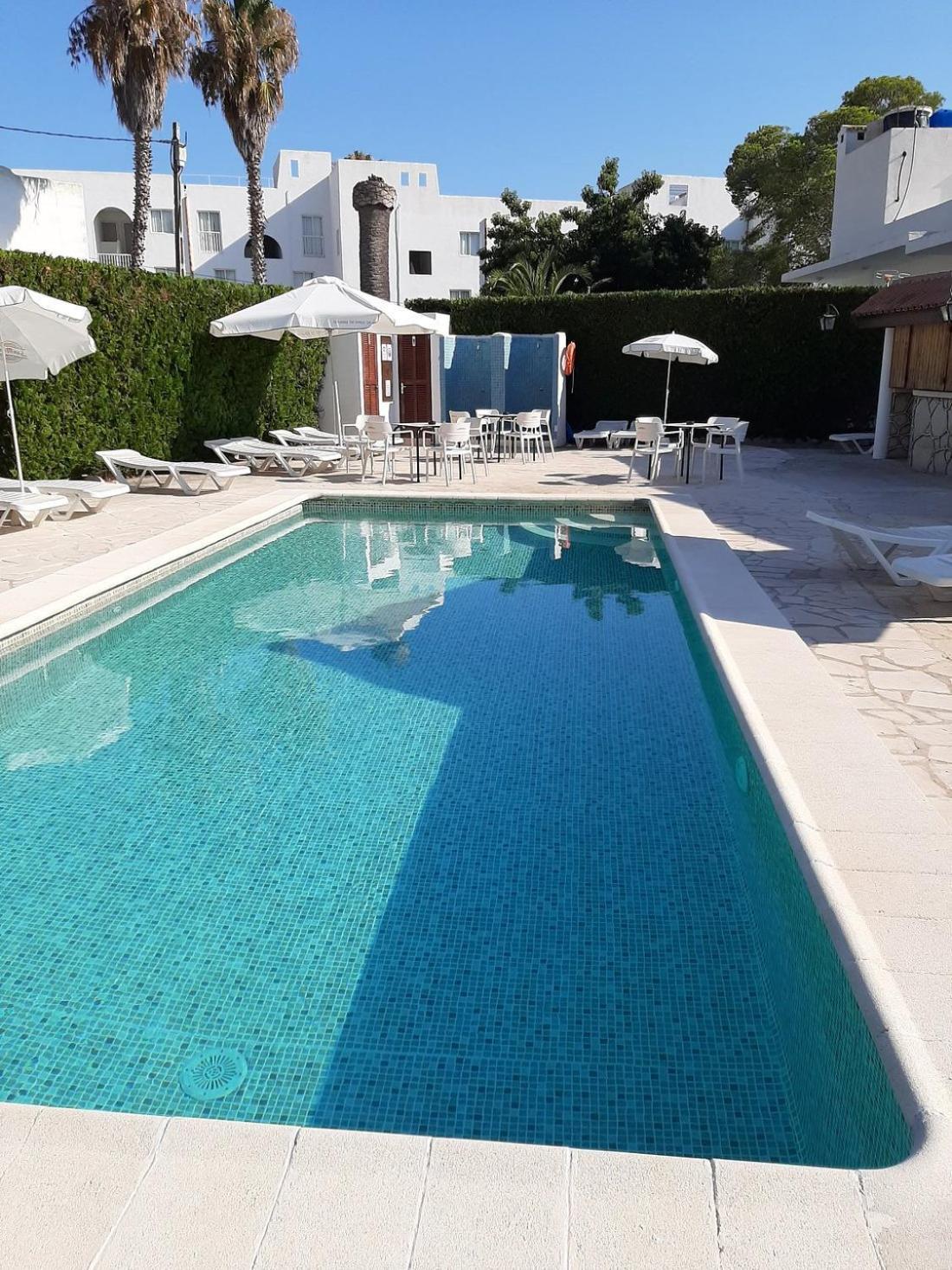 Hostal Oasis Dor Cala d'Or  Exterior photo